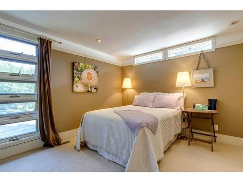 507 Brunswick Avenue Sw, Calgary, AB - Indoor Photo Showing Bedroom