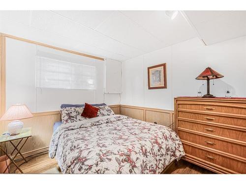 271 Deersaxon Circle Se, Calgary, AB - Indoor Photo Showing Bedroom