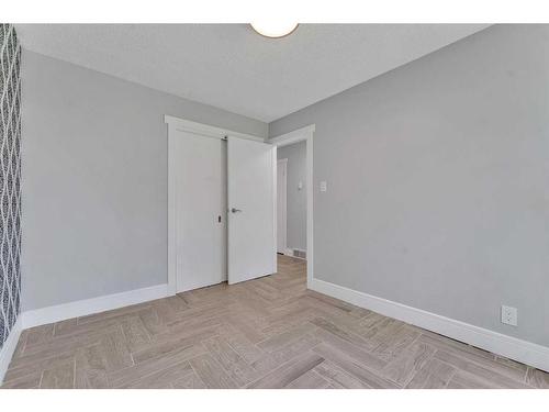 76 Huntmeadow Road Ne, Calgary, AB - Indoor Photo Showing Other Room