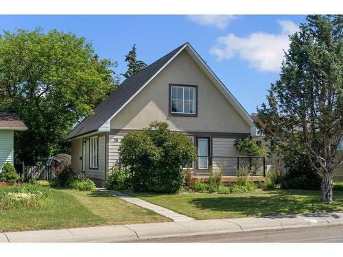 76 Huntmeadow Road Ne, Calgary, AB - Outdoor