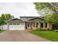 143 Parkview Green SE Calgary, AB T2J 4N4