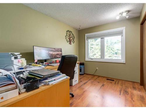 56 Glenwood Place, Cochrane, AB - Indoor Photo Showing Office