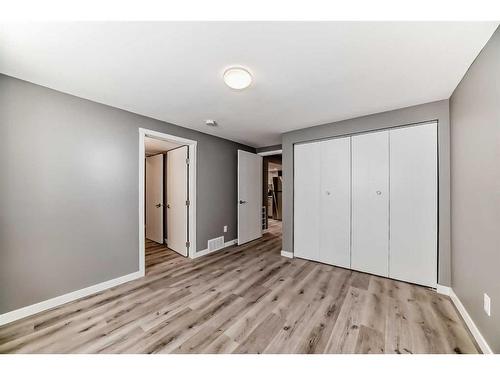 156 Van Horne Crescent Ne, Calgary, AB - Indoor Photo Showing Other Room