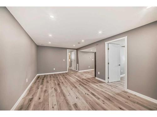 156 Van Horne Crescent Ne, Calgary, AB - Indoor Photo Showing Other Room