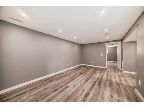 156 Van Horne Crescent Ne, Calgary, AB - Indoor Photo Showing Other Room