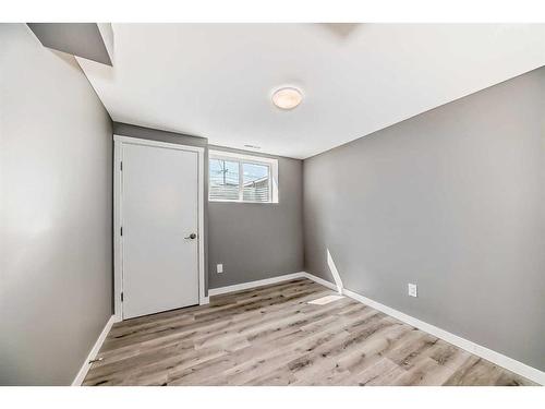 156 Van Horne Crescent Ne, Calgary, AB - Indoor Photo Showing Other Room