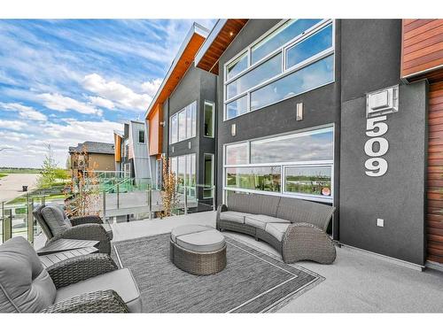 509 31 Avenue Ne, Calgary, AB - Outdoor With Exterior