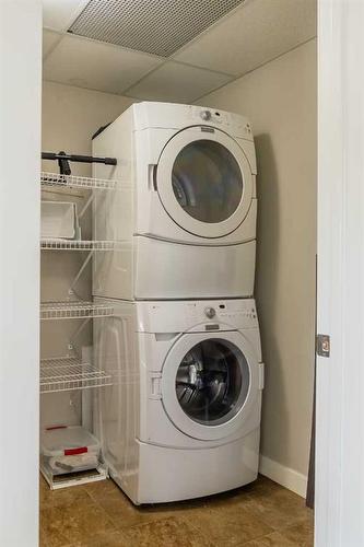 108-5110 36 Street, Red Deer, AB - Indoor Photo Showing Laundry Room