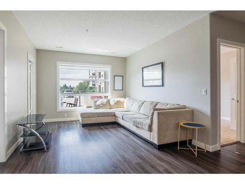 108-5110 36 Street, Red Deer, AB - Indoor Photo Showing Living Room