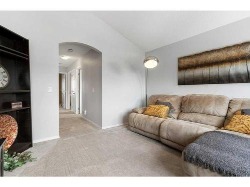 88 Evansford Circle Nw, Calgary, AB - Indoor Photo Showing Living Room