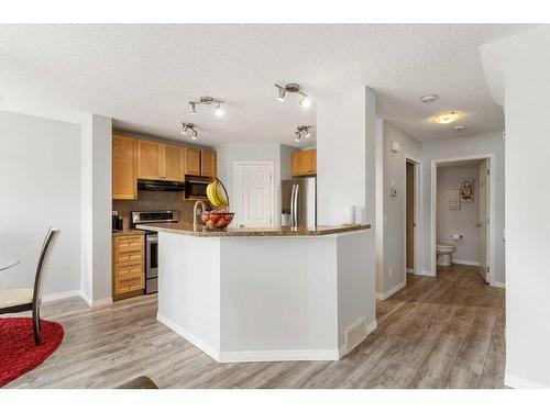 88 Evansford Circle Nw, Calgary, AB - Indoor Photo Showing Kitchen