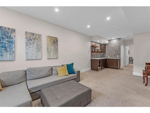 2642 25 Street Sw, Calgary, AB - Indoor Photo Showing Living Room