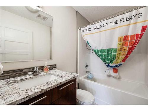 994 Shantz Place, Crossfield, AB - Indoor Photo Showing Bathroom