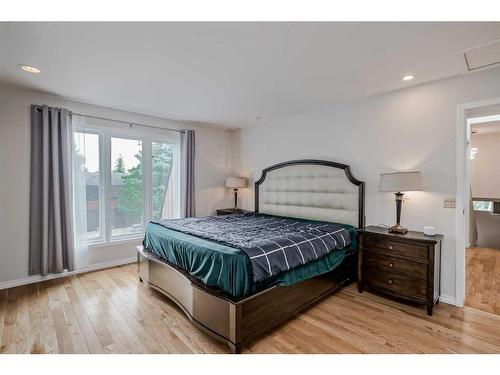 44 Dalbrook Bay Nw, Calgary, AB - Indoor Photo Showing Bedroom