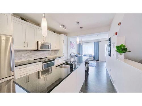 806 Evansridge Common Nw, Calgary, AB - Indoor Photo Showing Kitchen With Stainless Steel Kitchen With Upgraded Kitchen