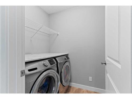 145 Howse Avenue Ne, Calgary, AB - Indoor Photo Showing Laundry Room