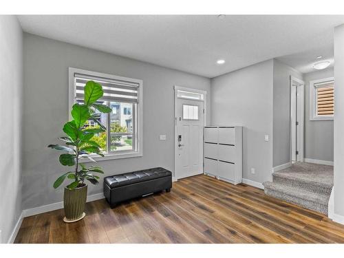 145 Howse Avenue Ne, Calgary, AB - Indoor Photo Showing Other Room