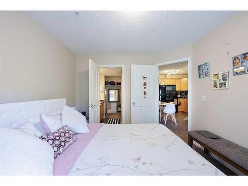 313-369 Rocky Vista Park Nw, Calgary, AB - Indoor Photo Showing Bedroom