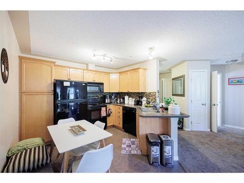 313-369 Rocky Vista Park Nw, Calgary, AB - Indoor Photo Showing Other Room