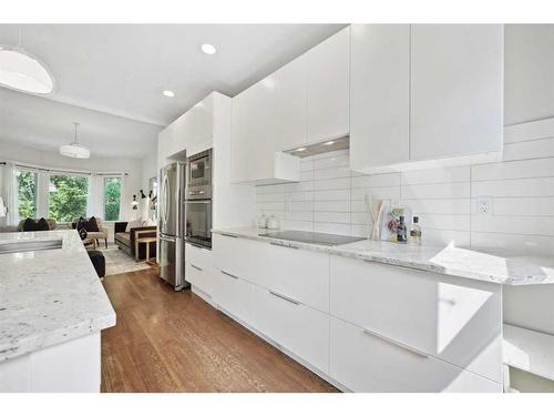 1623 13 Avenue Sw, Calgary, AB - Indoor Photo Showing Kitchen With Upgraded Kitchen