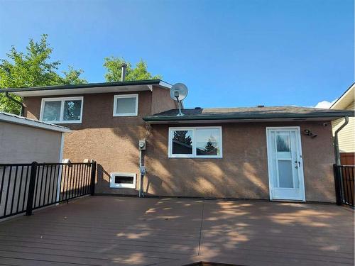 195 Pinecliff Way Ne, Calgary, AB - Outdoor With Exterior