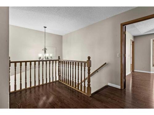 53 Shawnee Rise Sw, Calgary, AB - Indoor Photo Showing Other Room