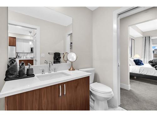 #305-1702 17 Avenue Sw, Calgary, AB - Indoor Photo Showing Bathroom