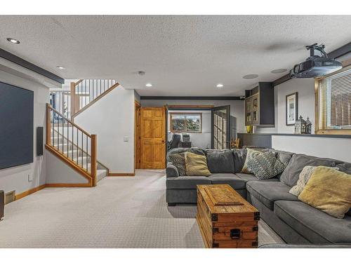 342 Hoodoo Crescent, Canmore, AB - Indoor Photo Showing Living Room