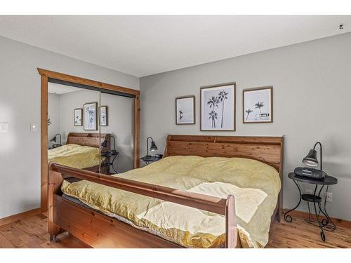 342 Hoodoo Crescent, Canmore, AB - Indoor Photo Showing Bedroom