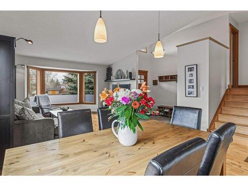 342 Hoodoo Crescent, Canmore, AB - Indoor Photo Showing Dining Room