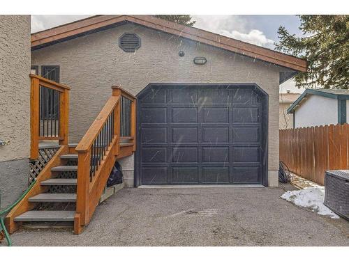 342 Hoodoo Crescent, Canmore, AB - Outdoor With Exterior