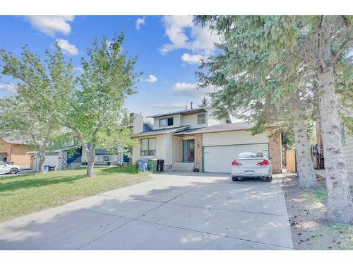 4 Castlefall Grove Ne, Calgary, AB - Outdoor With Facade