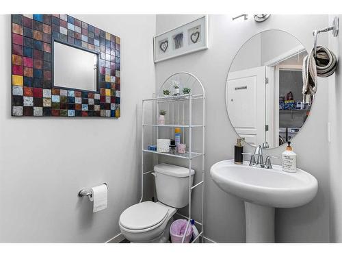 2087 Brightoncrest Common Se, Calgary, AB - Indoor Photo Showing Bathroom