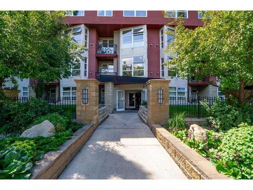 315-315 24 Avenue Sw, Calgary, AB - Outdoor With Balcony With Facade