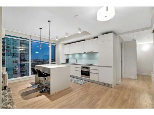 2002-1122 3 Street Se, Calgary, AB - Indoor Photo Showing Kitchen With Upgraded Kitchen