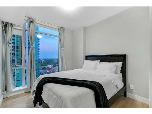 2002-1122 3 Street Se, Calgary, AB - Indoor Photo Showing Bedroom