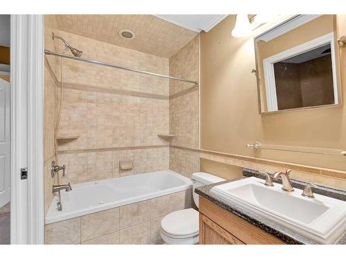 144 Macewan Glen Close Nw, Calgary, AB - Indoor Photo Showing Bathroom