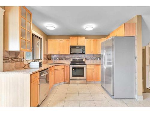 144 Macewan Glen Close Nw, Calgary, AB - Indoor Photo Showing Kitchen