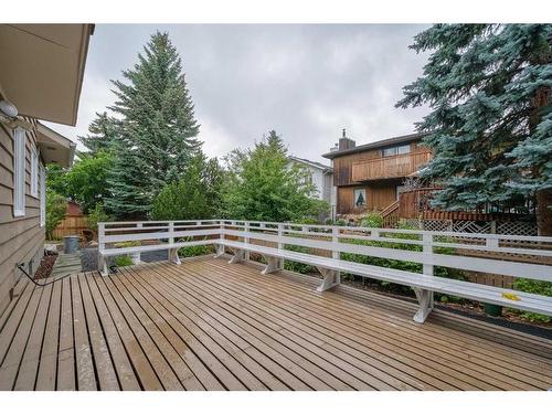 11 Edgehill Bay Nw, Calgary, AB - Outdoor With Deck Patio Veranda