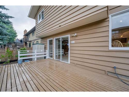 11 Edgehill Bay Nw, Calgary, AB - Outdoor With Deck Patio Veranda With Exterior