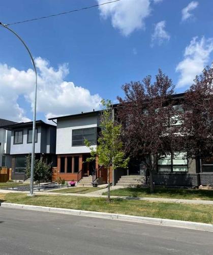 134 26 Avenue Ne, Calgary, AB - Outdoor With Facade