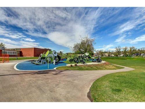 134 26 Avenue Ne, Calgary, AB - Outdoor With View