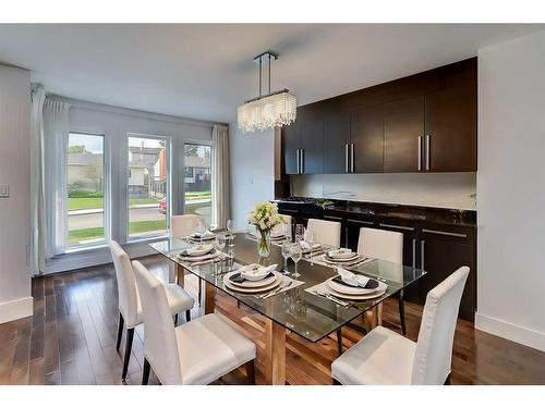 134 26 Avenue Ne, Calgary, AB - Indoor Photo Showing Dining Room