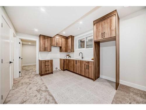 2812A 40 Street Sw, Calgary, AB - Indoor Photo Showing Kitchen