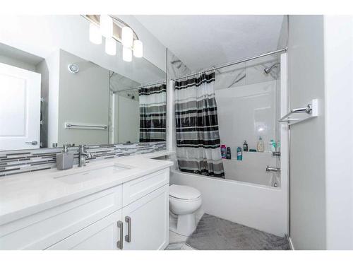 225 Nolanhurst Way Nw, Calgary, AB - Indoor Photo Showing Bathroom