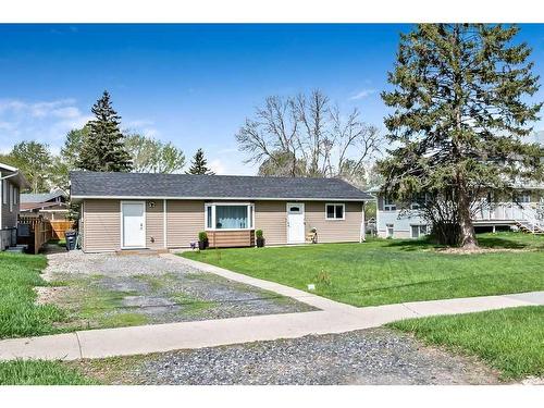 77 2 Street Se, High River, AB - Outdoor