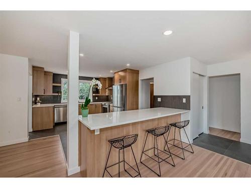 615 101 Avenue Sw, Calgary, AB - Indoor Photo Showing Kitchen With Upgraded Kitchen