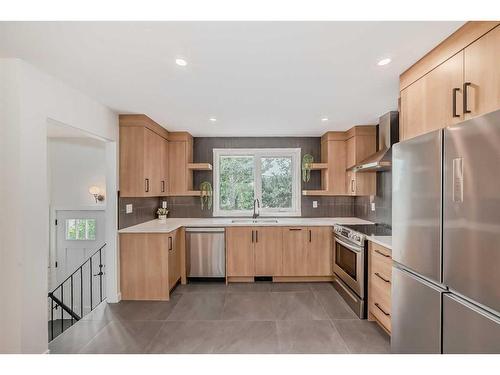 615 101 Avenue Sw, Calgary, AB - Indoor Photo Showing Kitchen