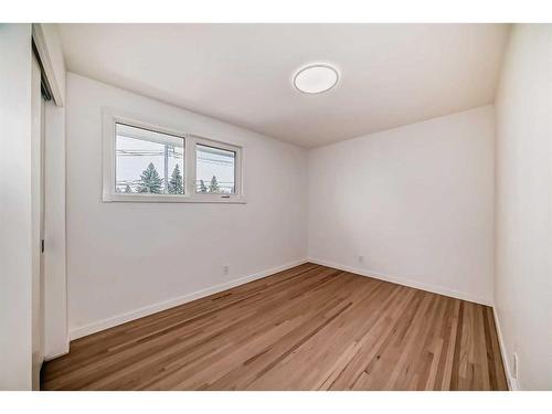 615 101 Avenue Sw, Calgary, AB - Indoor Photo Showing Kitchen