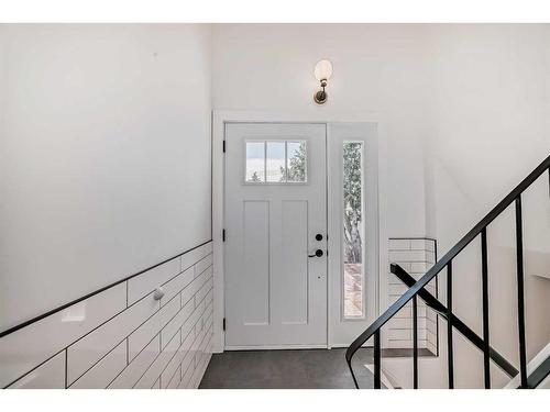 615 101 Avenue Sw, Calgary, AB - Indoor Photo Showing Bathroom